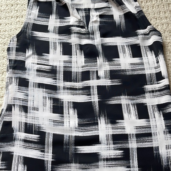 Le Chateau Black & White Sleeveless Top Size XS - Picture 3 of 10